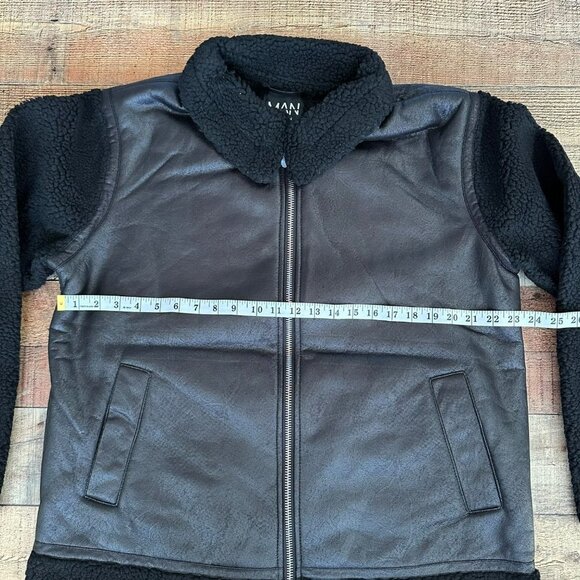 Boohoo Man black faux Leather look and borg bomber jacket men's L - Picture 7 of 7